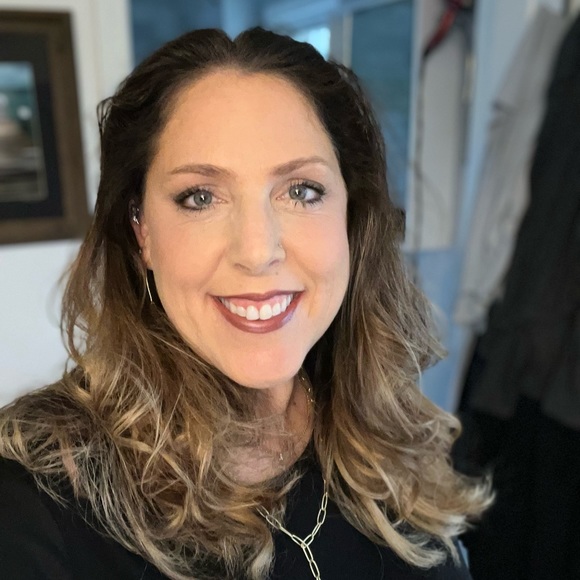 Meet your Posher, Melissa - Picture 1 of 1